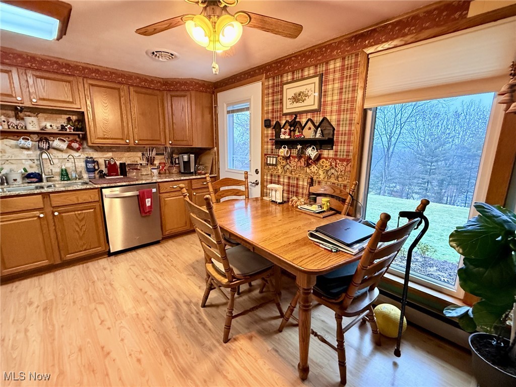 8431 Ash Drive Southwest Sherrodsville, OH 44675 - Photo 7 of 17