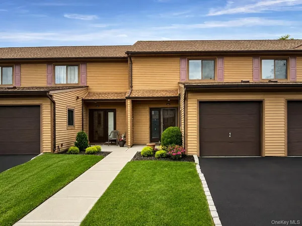$599,000 | 100 Daly Boulevard, Unit 1406, Oceanside, NY 11572
