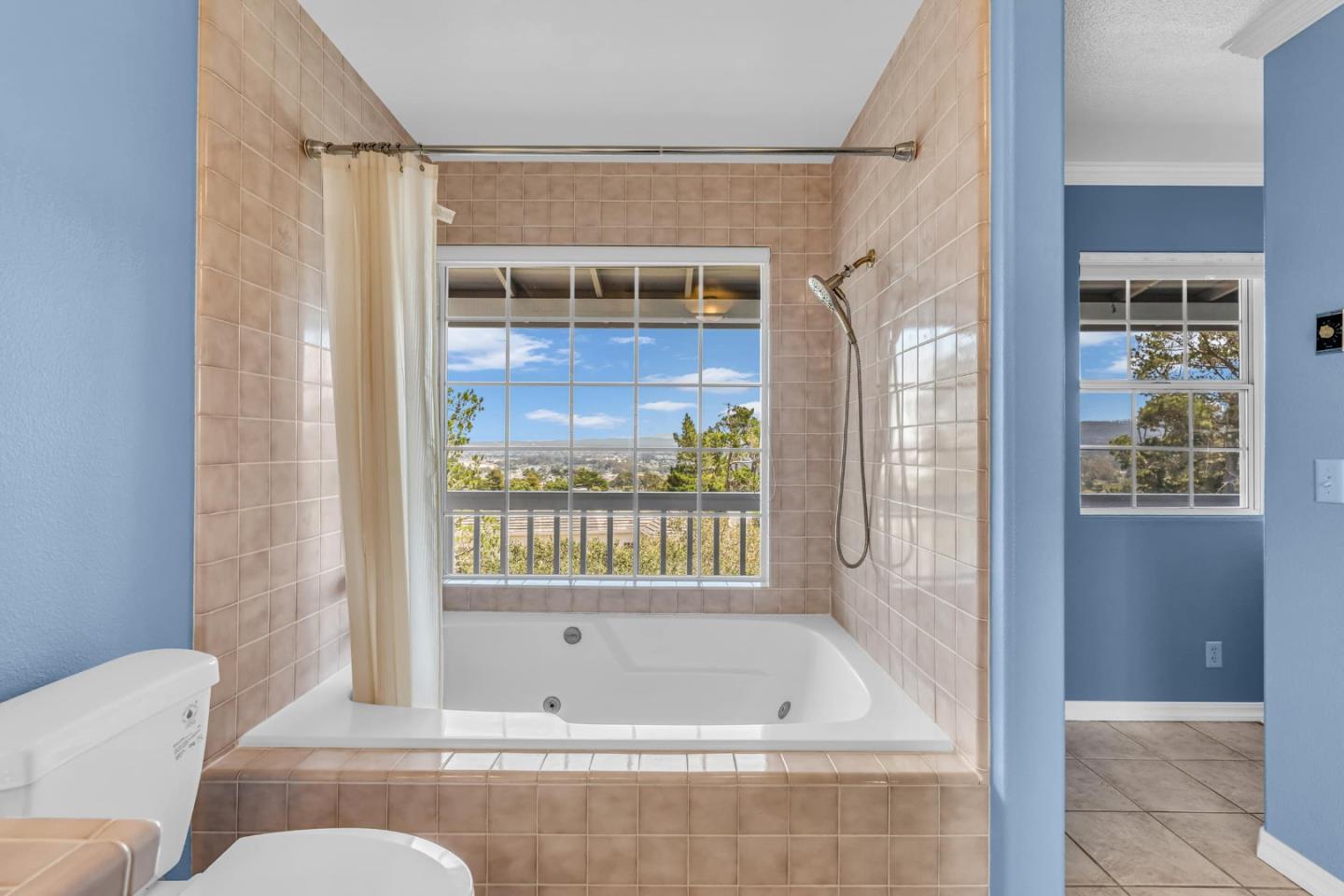 425 Vía Del Rey Monterey, CA 93940 - Photo 25 of 34