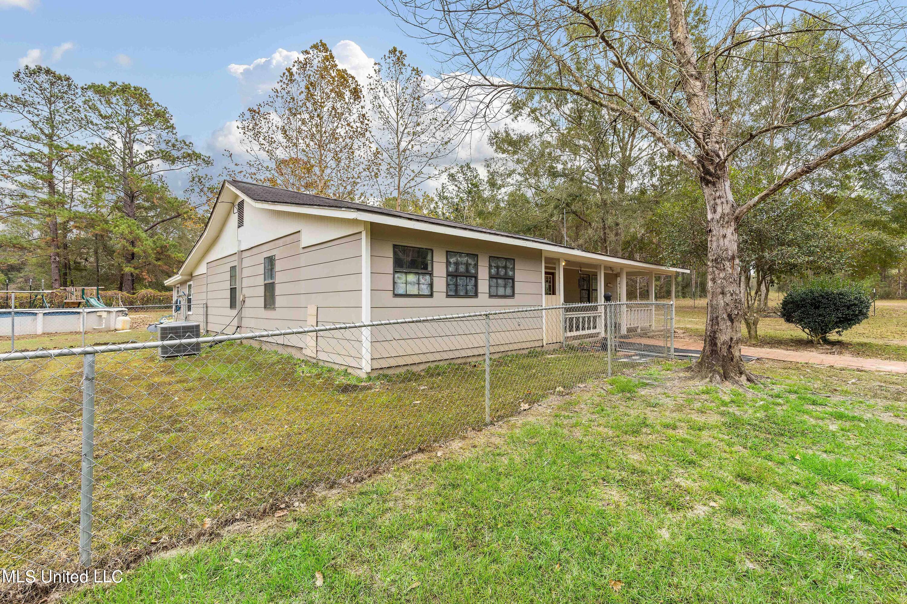 229 Tower Road Wiggins, MS 39577 - Photo 2 of 34 Side of home