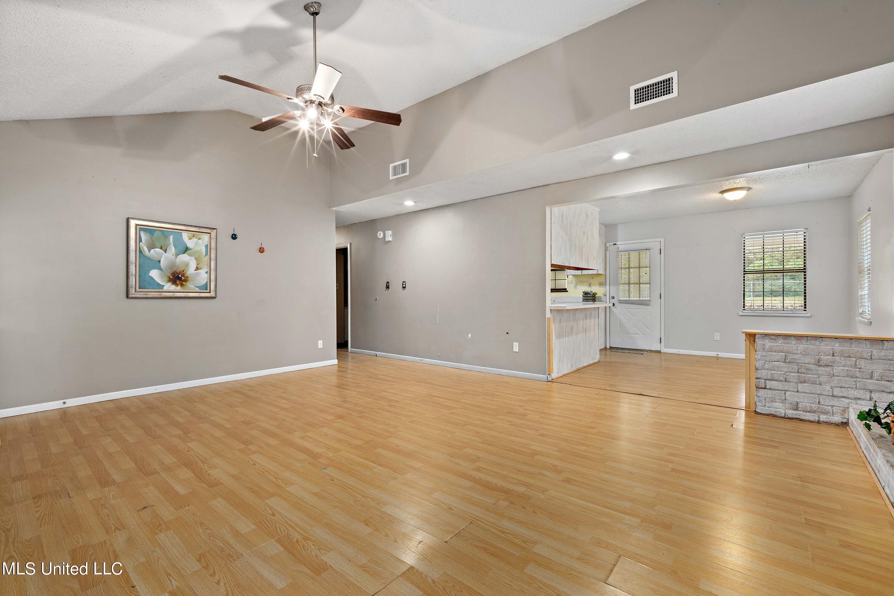 229 Tower Road Wiggins, MS 39577 - Photo 8 of 34 Living room