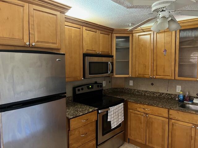 2048 Newcastle A, Unit 2048 Boca Raton, FL 33434 - Photo 2 of 18 KITCHEN