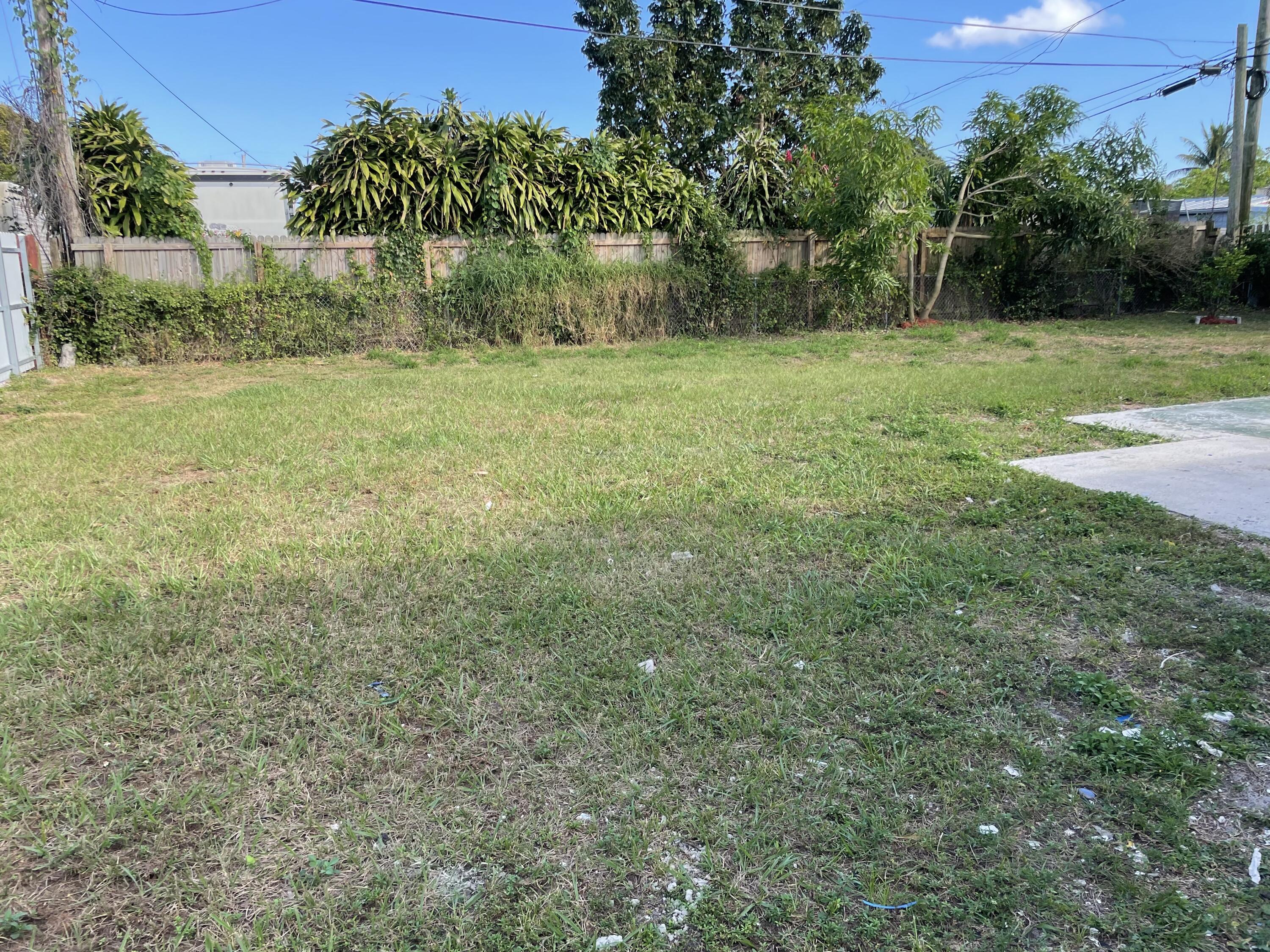 2336 Par Road West Palm Beach, FL 33409 - Photo 24 of 24 Back Yard