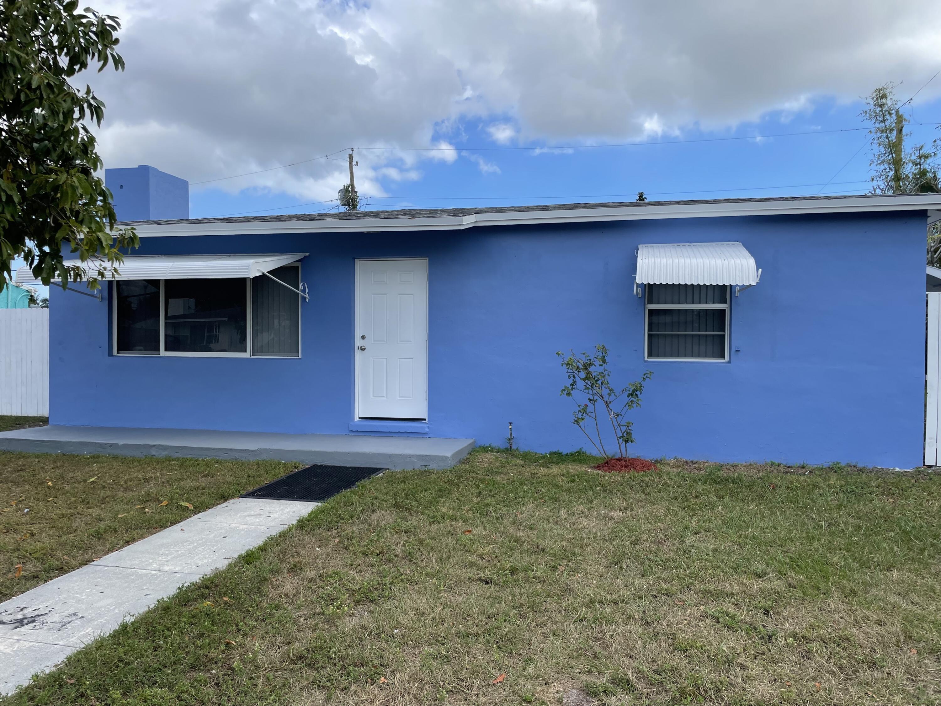 2336 Par Road West Palm Beach, FL 33409 - Photo 4 of 24 Fornt view
