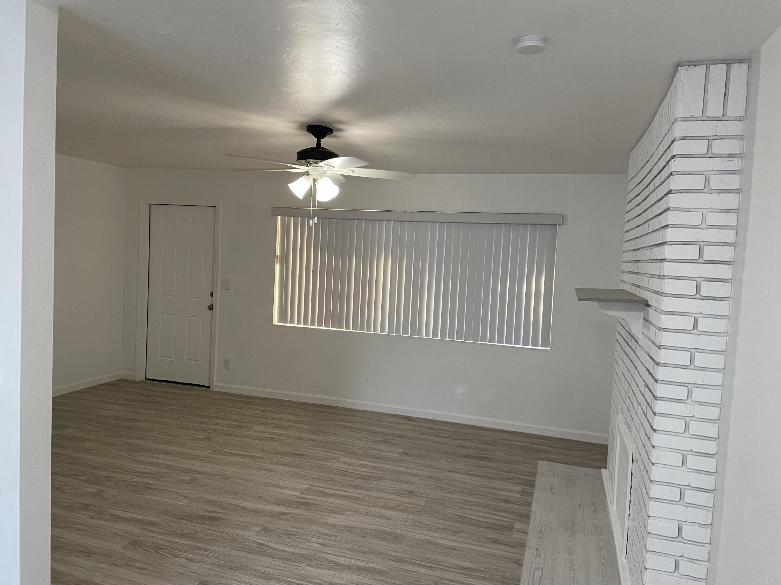 2336 Par Road West Palm Beach, FL 33409 - Photo 5 of 24 Living Room
