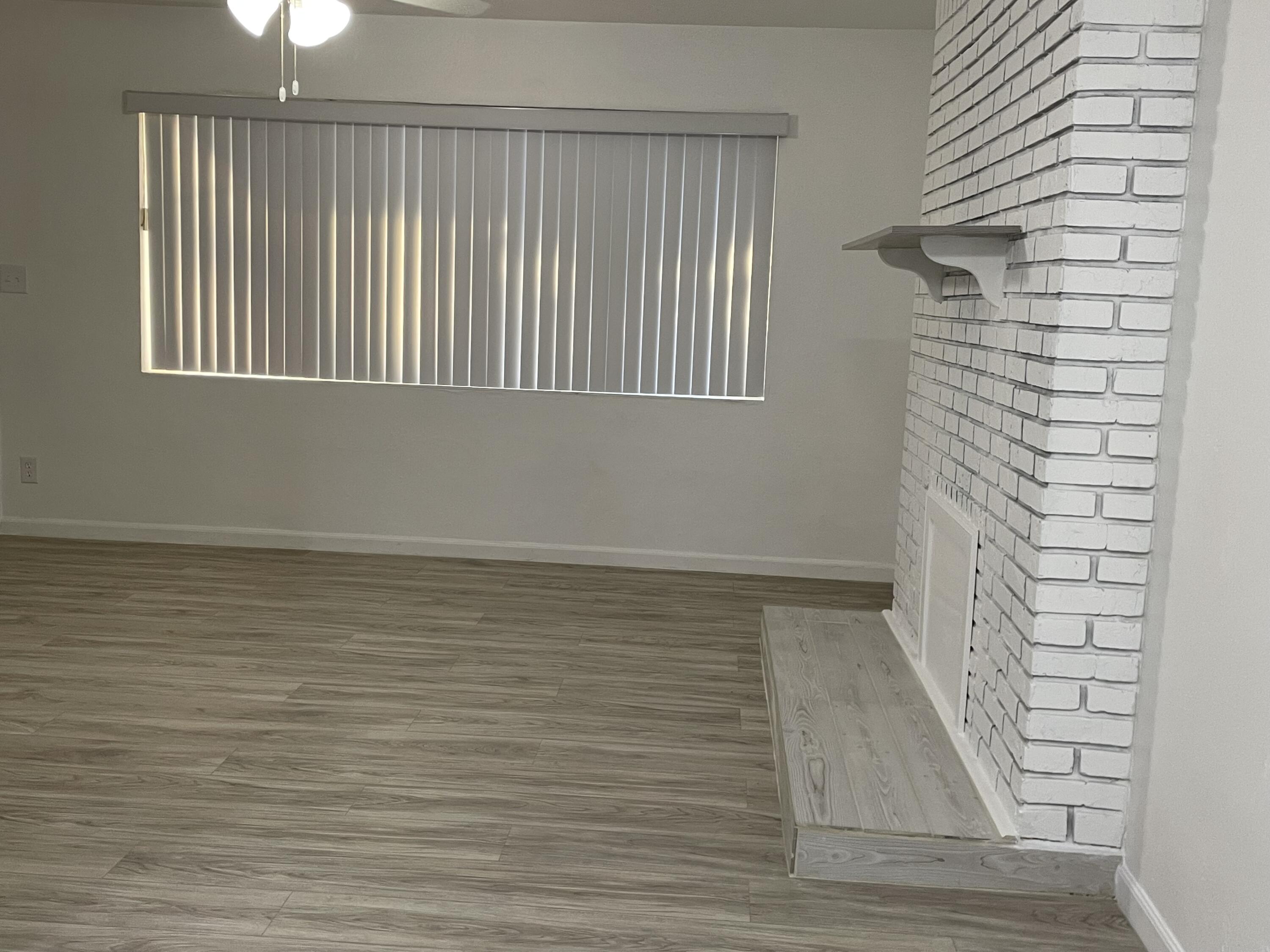2336 Par Road West Palm Beach, FL 33409 - Photo 6 of 24 Living room