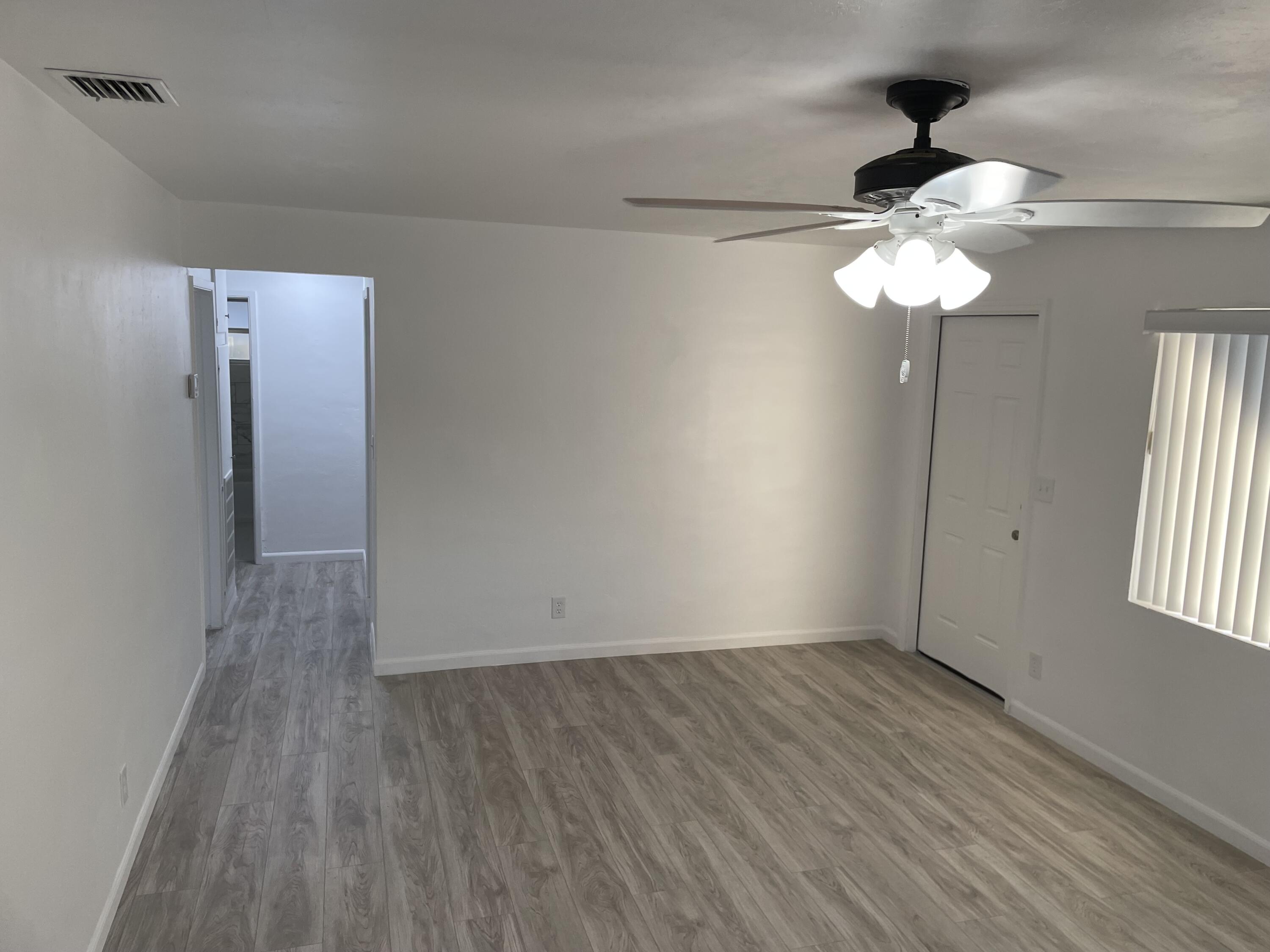 2336 Par Road West Palm Beach, FL 33409 - Photo 8 of 24 Living room