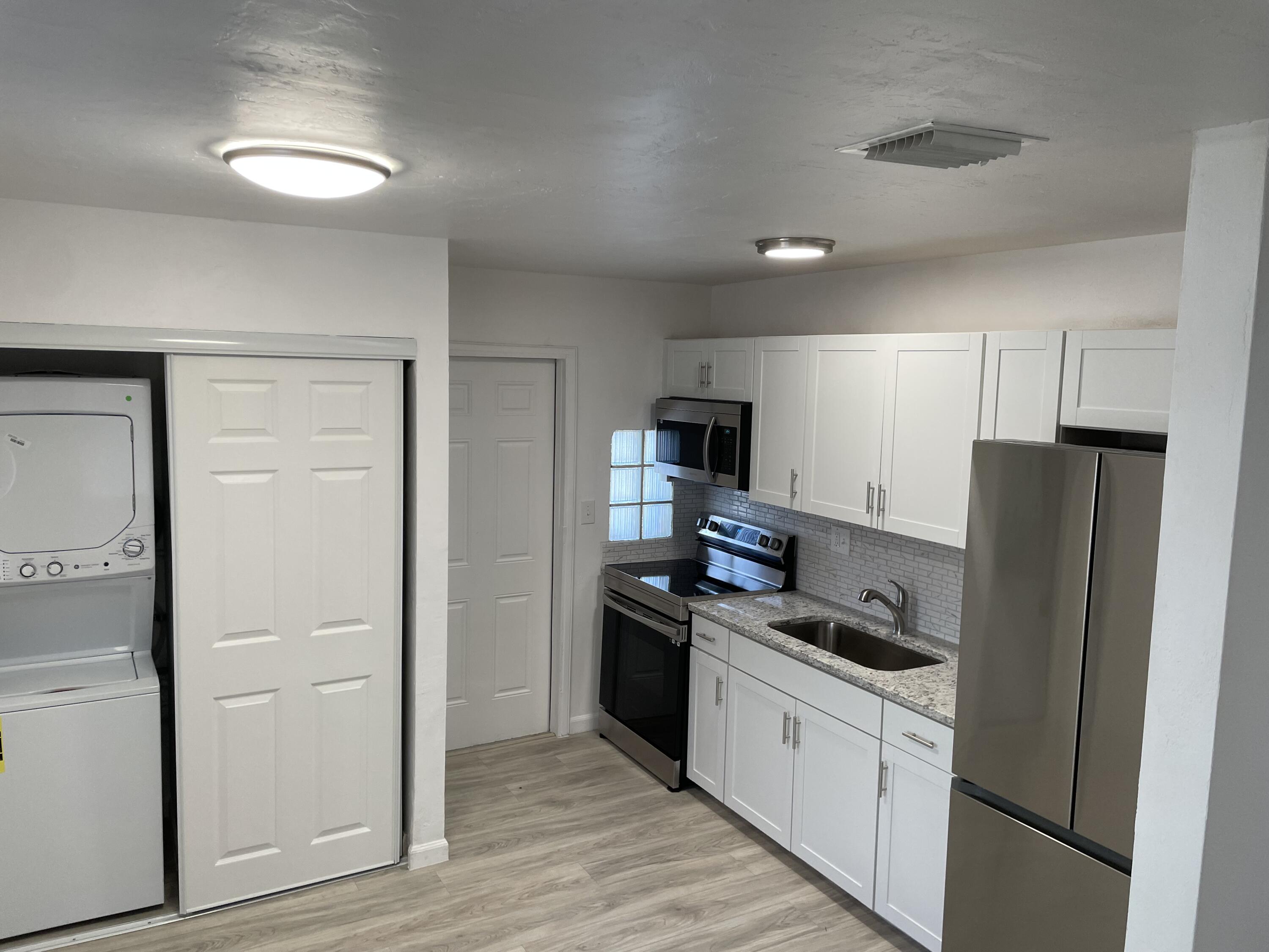2336 Par Road West Palm Beach, FL 33409 - Photo 9 of 24 Kitchen