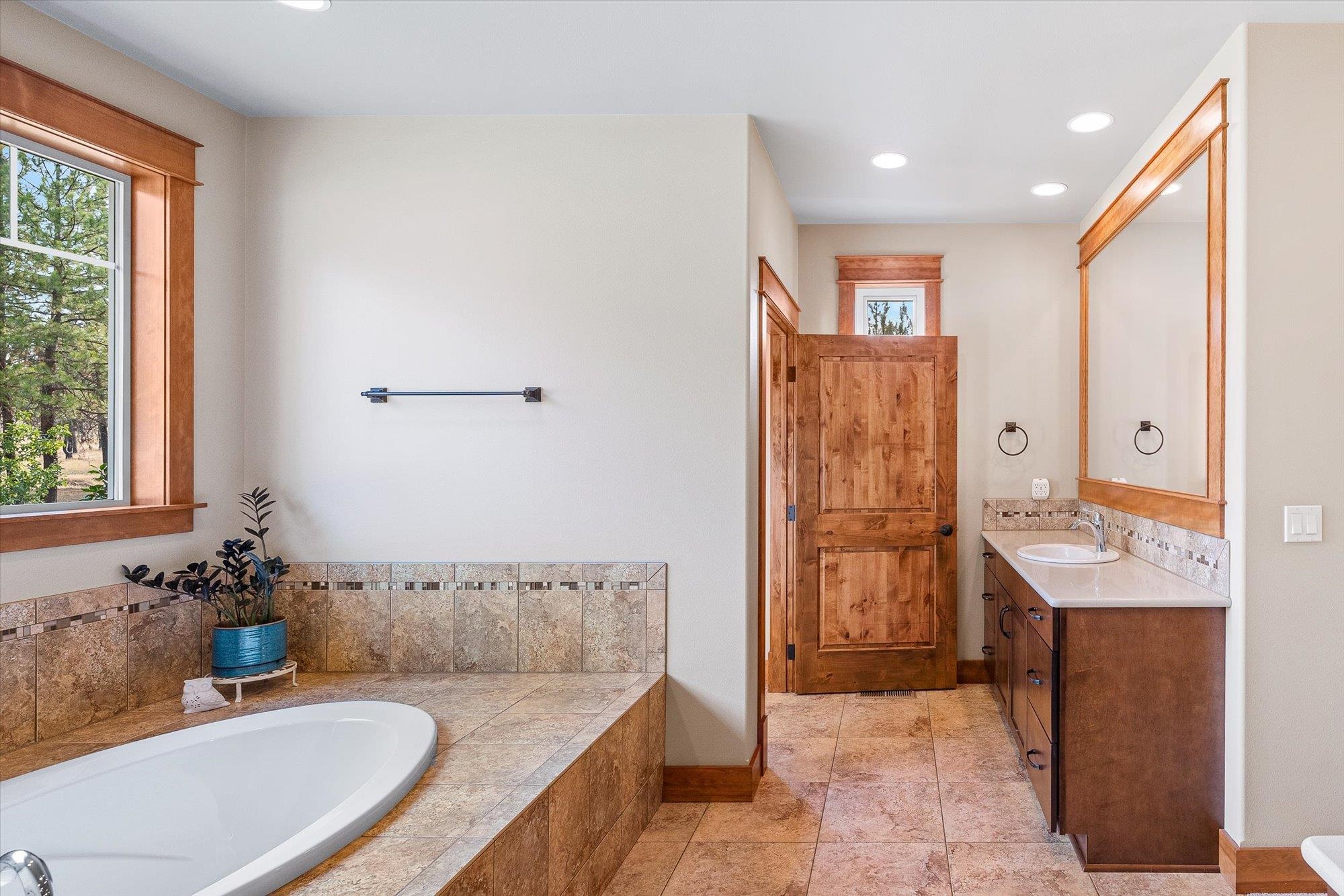 14021 East Nelson Road Elk, WA 99009 - Photo 16 of 50