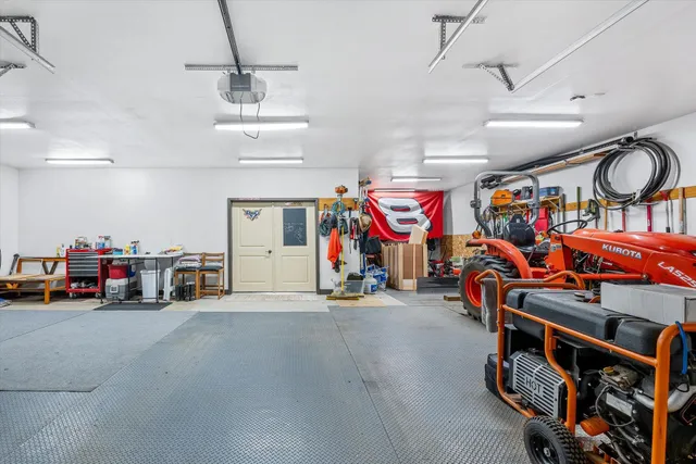 $1,100,000 | 14021 East Nelson Road, Elk, WA 99009