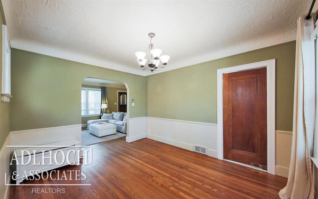 239 McMillan Road Grosse Pointe, MI 48236 - Photo 8 of 20 31289580-7.JPG