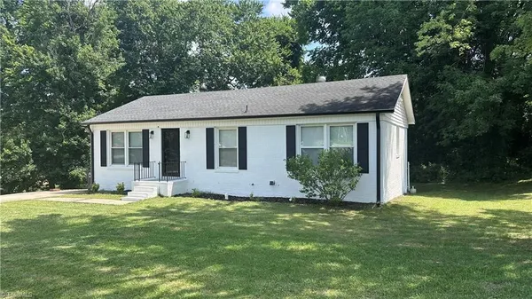 $1,900 | 2909 Woodhill Lane, Greensboro, NC 27406