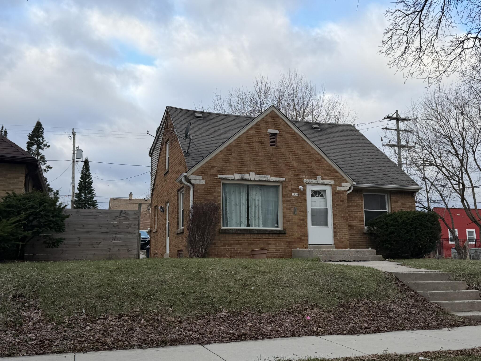 2657 North 52nd Street Milwaukee, WI 53210 - Photo 3 of 5 IMG_1739