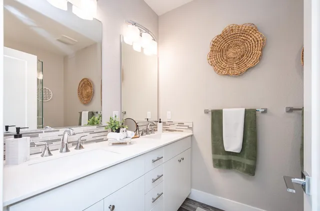 $935,000 | 1608 20th Street, Sacramento, CA 95811