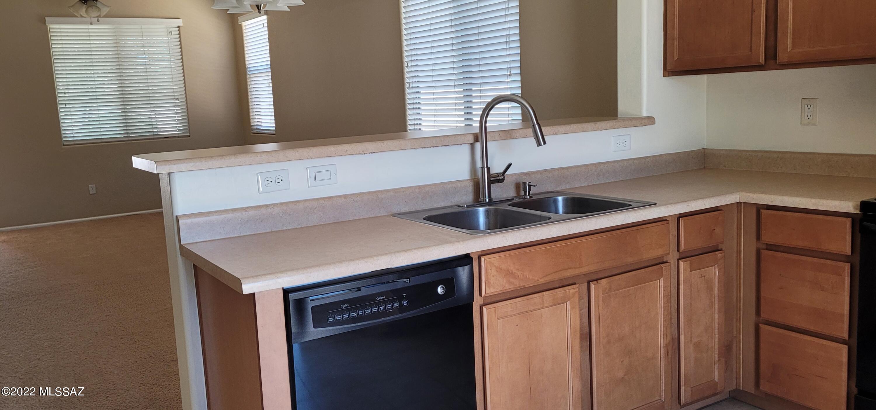3251 South Lakeside Ridge Loop Tucson, AZ 85730 - Photo 5 of 22