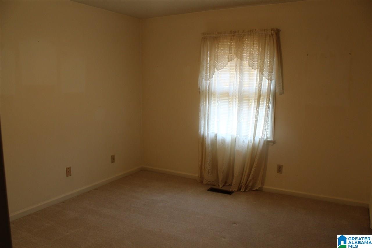 811 Woodridge Road Bessemer, AL 35022 - Photo 18 of 33