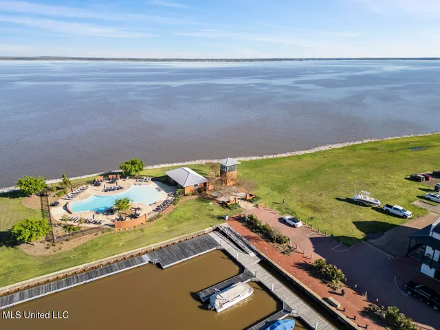 $129,990 | 137 West Florida Boulevard, Madison, MS 39110