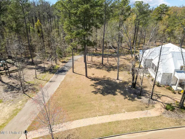 $129,990 | 137 West Florida Boulevard, Madison, MS 39110