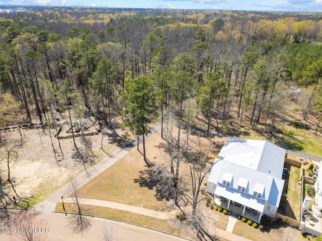 $129,990 | 137 West Florida Boulevard, Madison, MS 39110