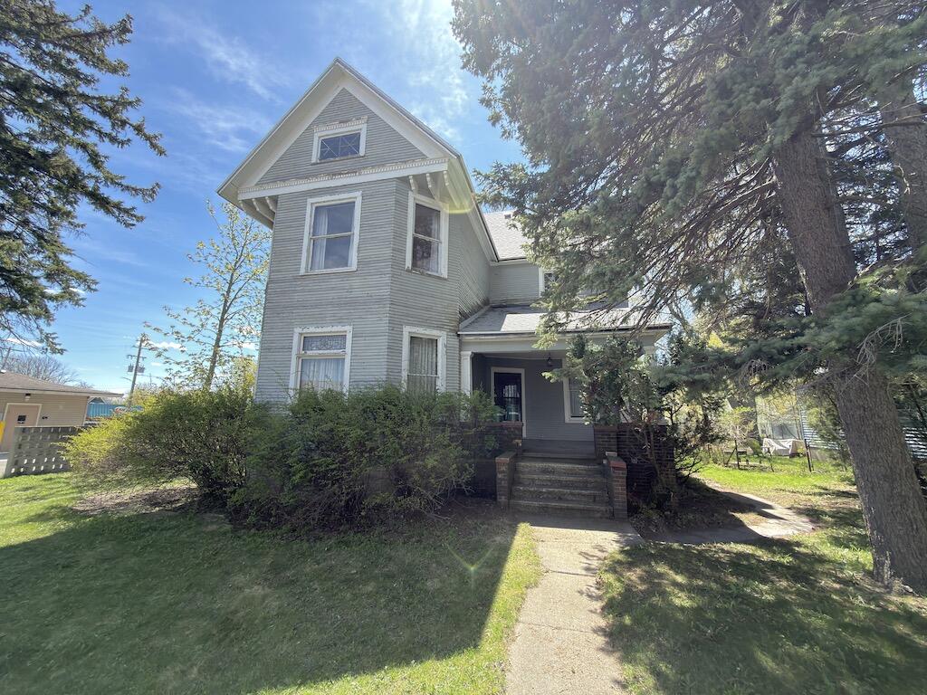 339 2nd Street Manistee, MI 49660 - Photo 11 of 45