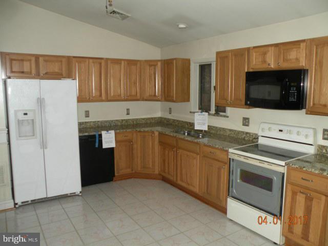 4612 Philadelphia Road Aberdeen, MD 21001 - Photo 4 of 7 Kitchen