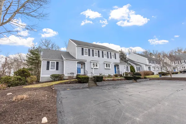 $899,000 | 37 Carlson Lane, Unit 12, Falmouth, MA 02540