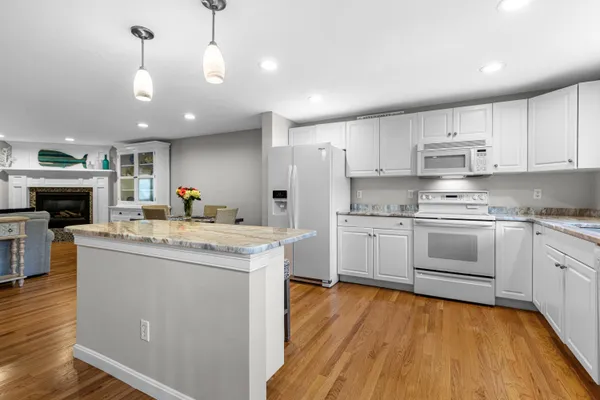 $889,000 | 37 Carlson Lane, Unit 12, Falmouth, MA 02540