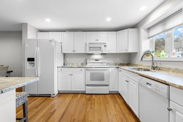 $889,000 | 37 Carlson Lane, Unit 12, Falmouth, MA 02540