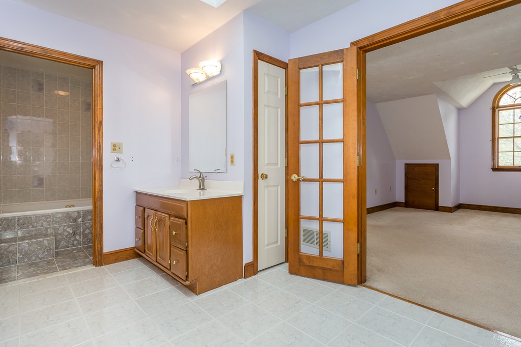 26 Unity Street Quincy, MA 02169 - Photo 12 of 24 Gallery Image 12