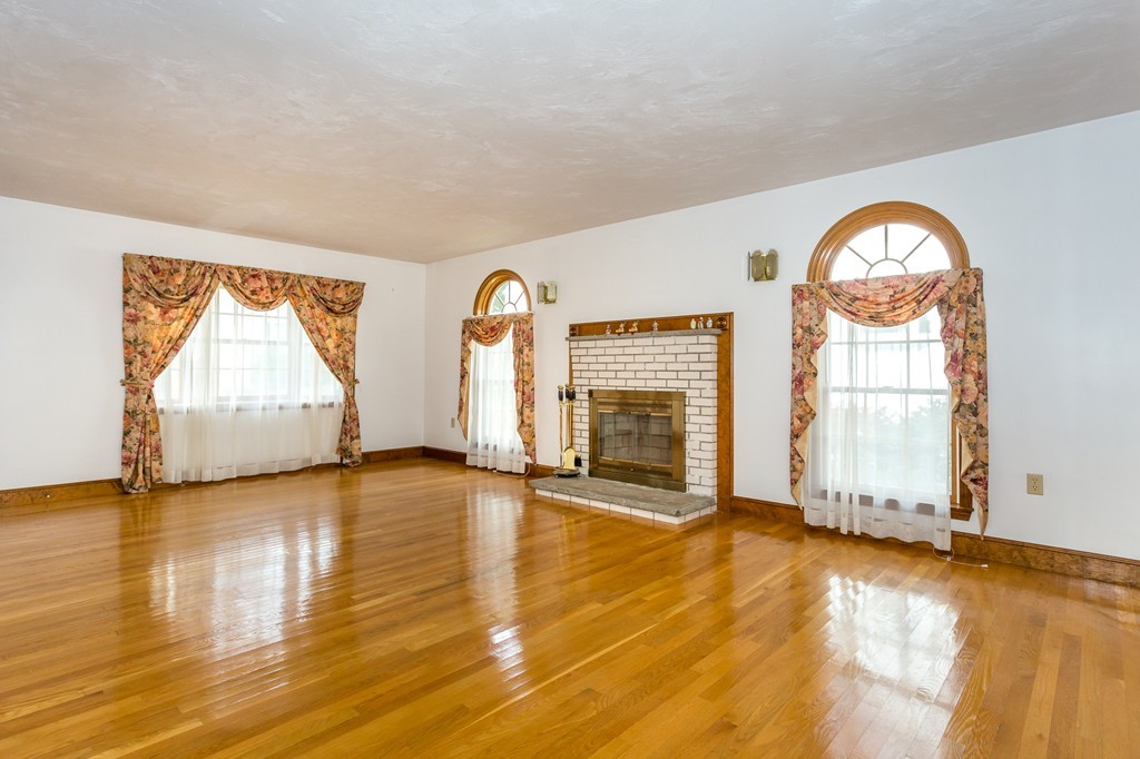 26 Unity Street Quincy, MA 02169 - Photo 8 of 24 Gallery Image 8