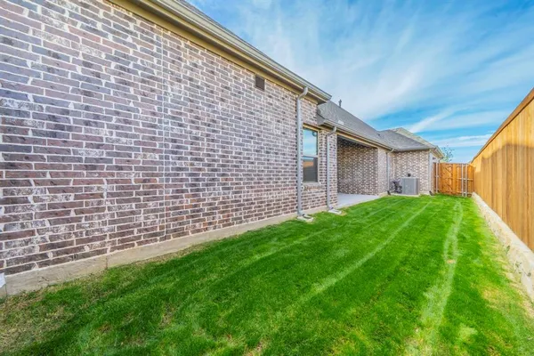 $2,400 | 526 Callum Parkway, Celina, TX 75009