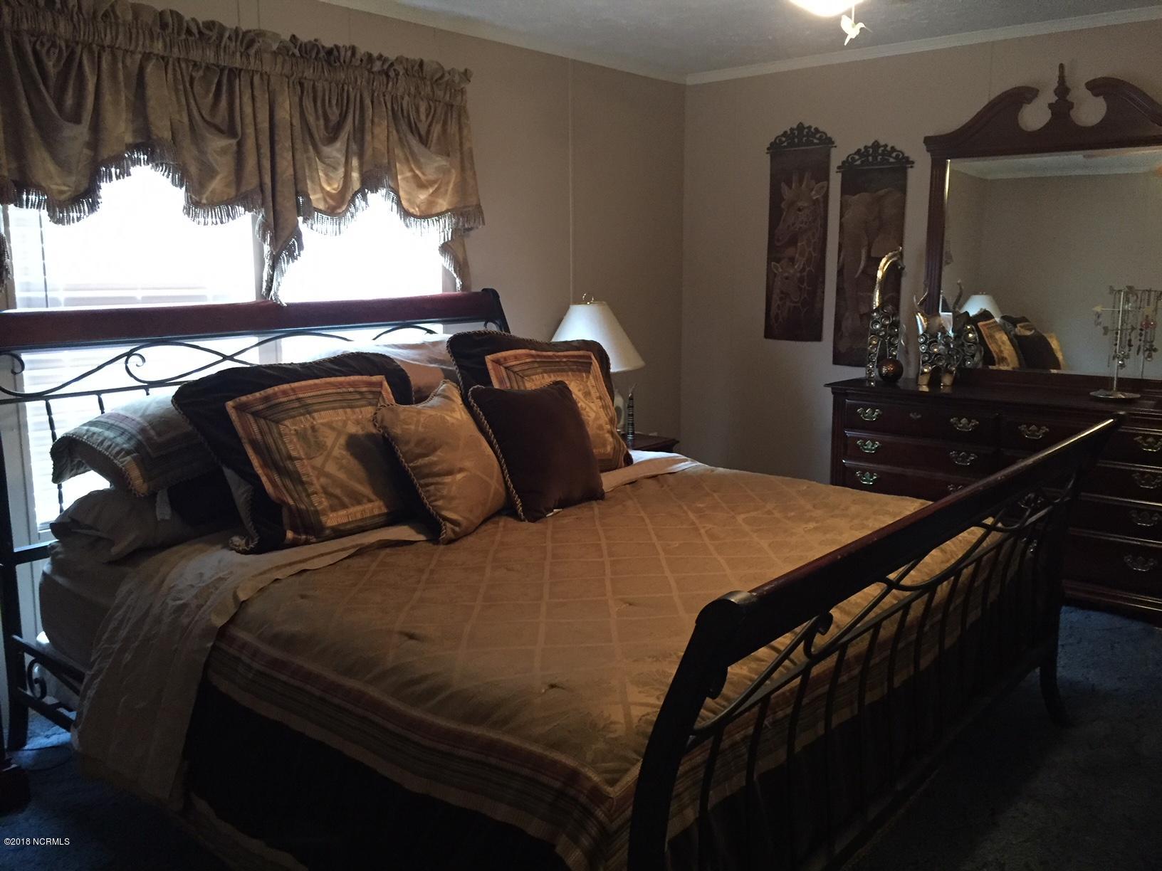 339 West Littlefield Road Ayden, NC 28513 - Photo 10 of 16 IMG_5146