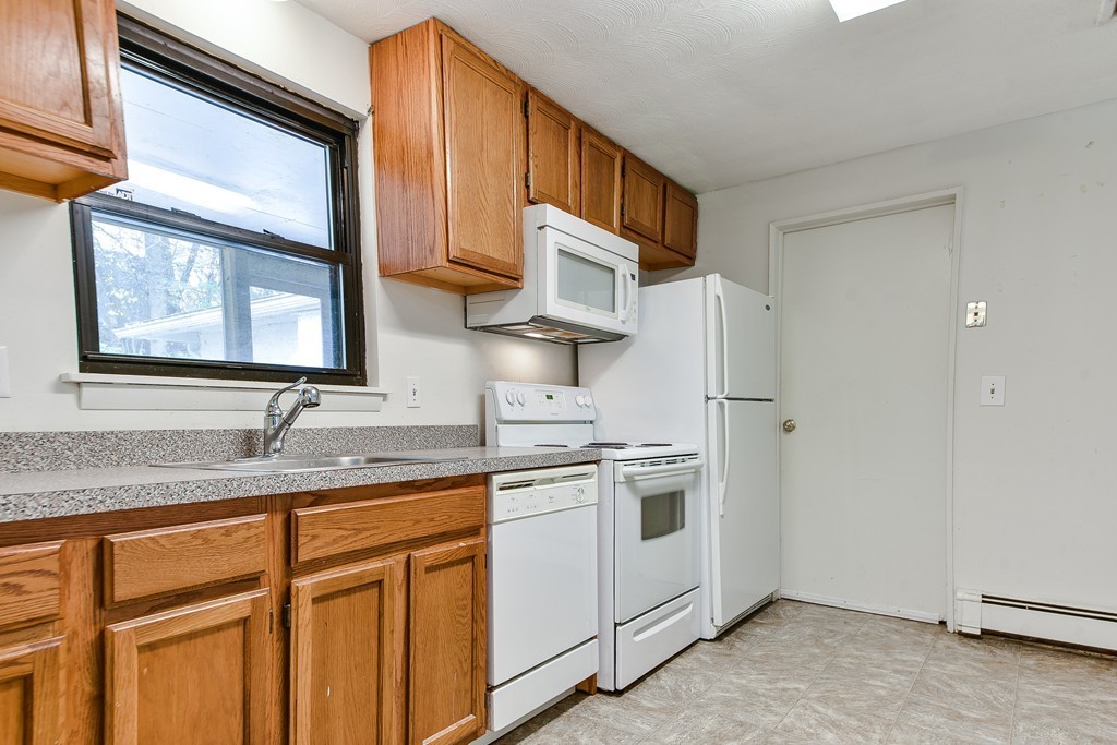 14 Saybrook Road Framingham, MA 01701 - Photo 11 of 27