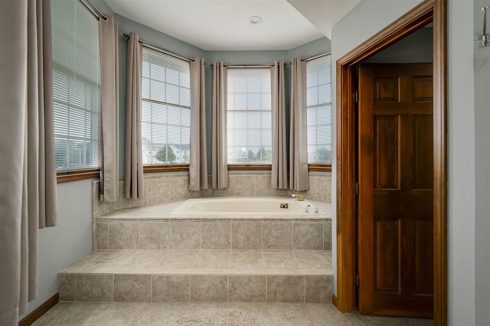 6 Swan Lake Road Bloomington, IL 61704 - Photo 26 of 41 Gallery Image 26