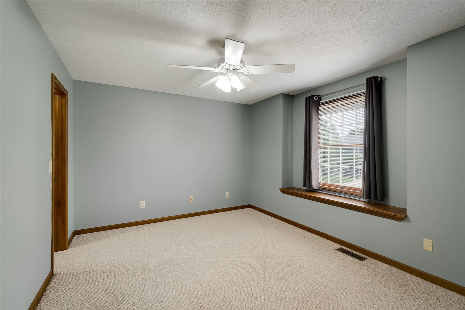 6 Swan Lake Road Bloomington, IL 61704 - Photo 30 of 41 Gallery Image 30