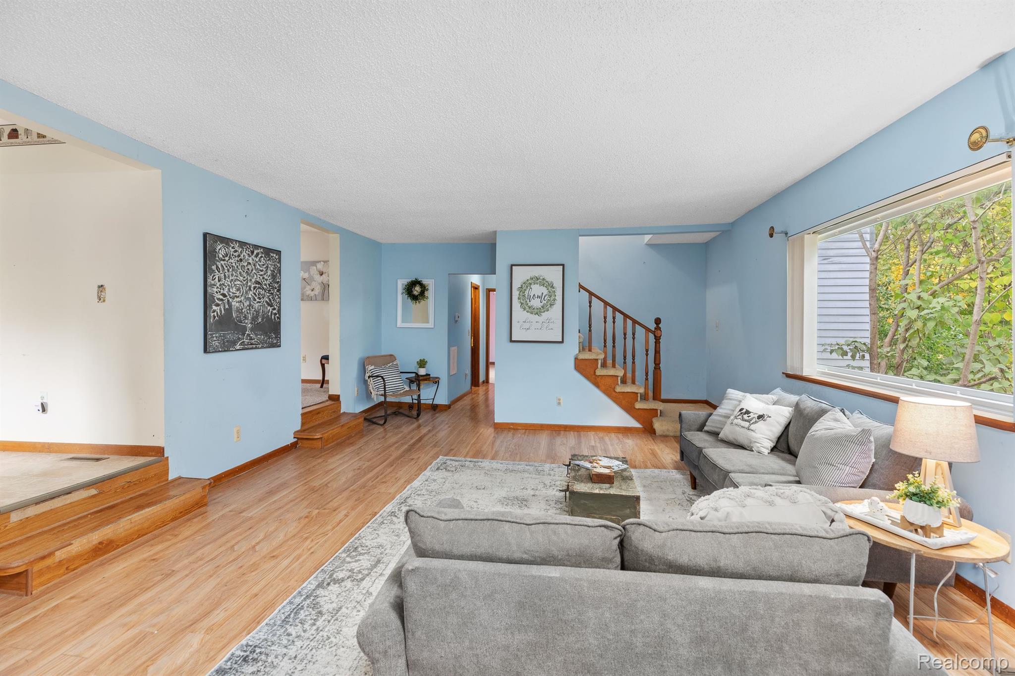 5550 Atlas Road Grand Blanc, MI 48439 - Photo 3 of 28 Huge Great Room With Lots Of Light