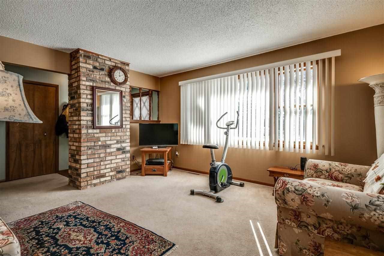 9122 Lahring Road Gaines, MI 48436 - Photo 4 of 29 31376044-3.JPG