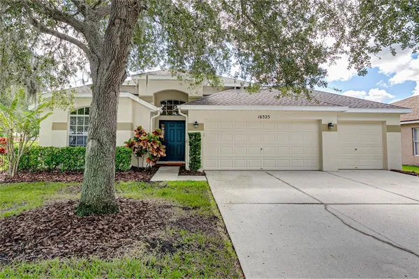 $450,000 | 16325 Bridgeglade Lane, Lithia, FL 33547