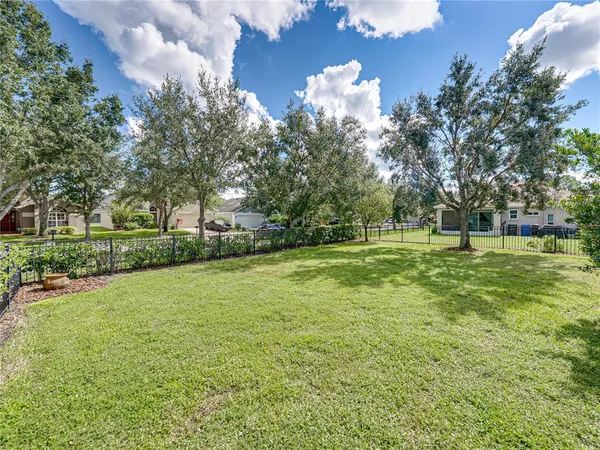 $450,000 | 16325 Bridgeglade Lane, Lithia, FL 33547