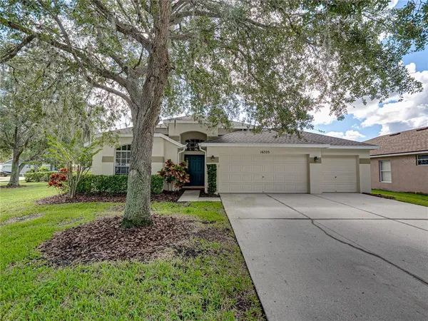 $450,000 | 16325 Bridgeglade Lane, Lithia, FL 33547