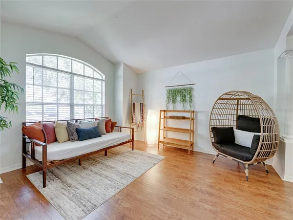 $450,000 | 16325 Bridgeglade Lane, Lithia, FL 33547