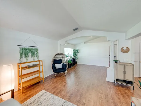 $450,000 | 16325 Bridgeglade Lane, Lithia, FL 33547