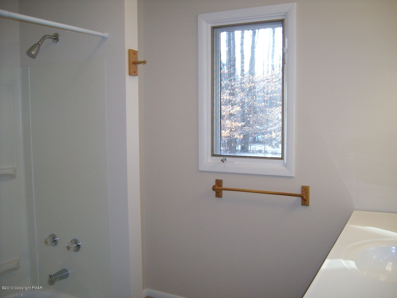 67 King Arthur Road Blakeslee, PA 18610 - Photo 12 of 21 Main Bathroom