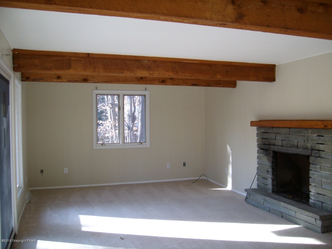 67 King Arthur Road Blakeslee, PA 18610 - Photo 4 of 21 Living Room View 3