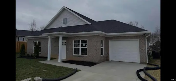 $275,000 | 6702 Ellipse Place, Evansville, IN 47715