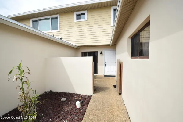 a view of an entryway