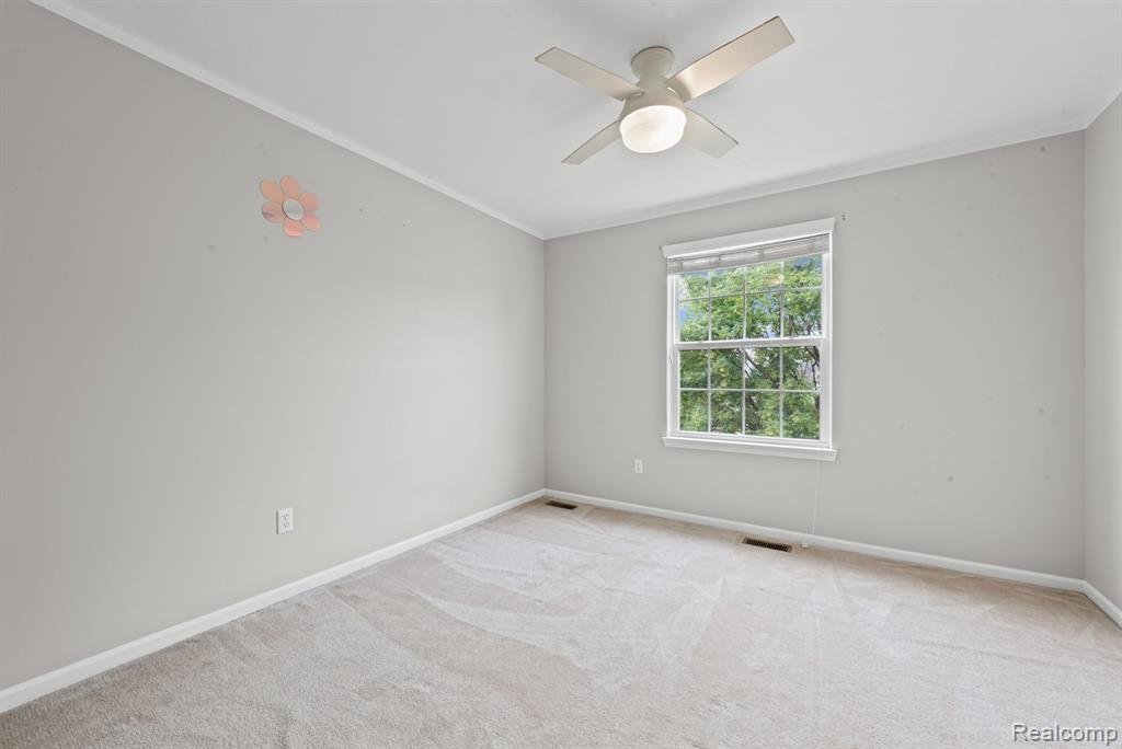 1228 Parkland Road Lake Orion, MI 48360 - Photo 23 of 44