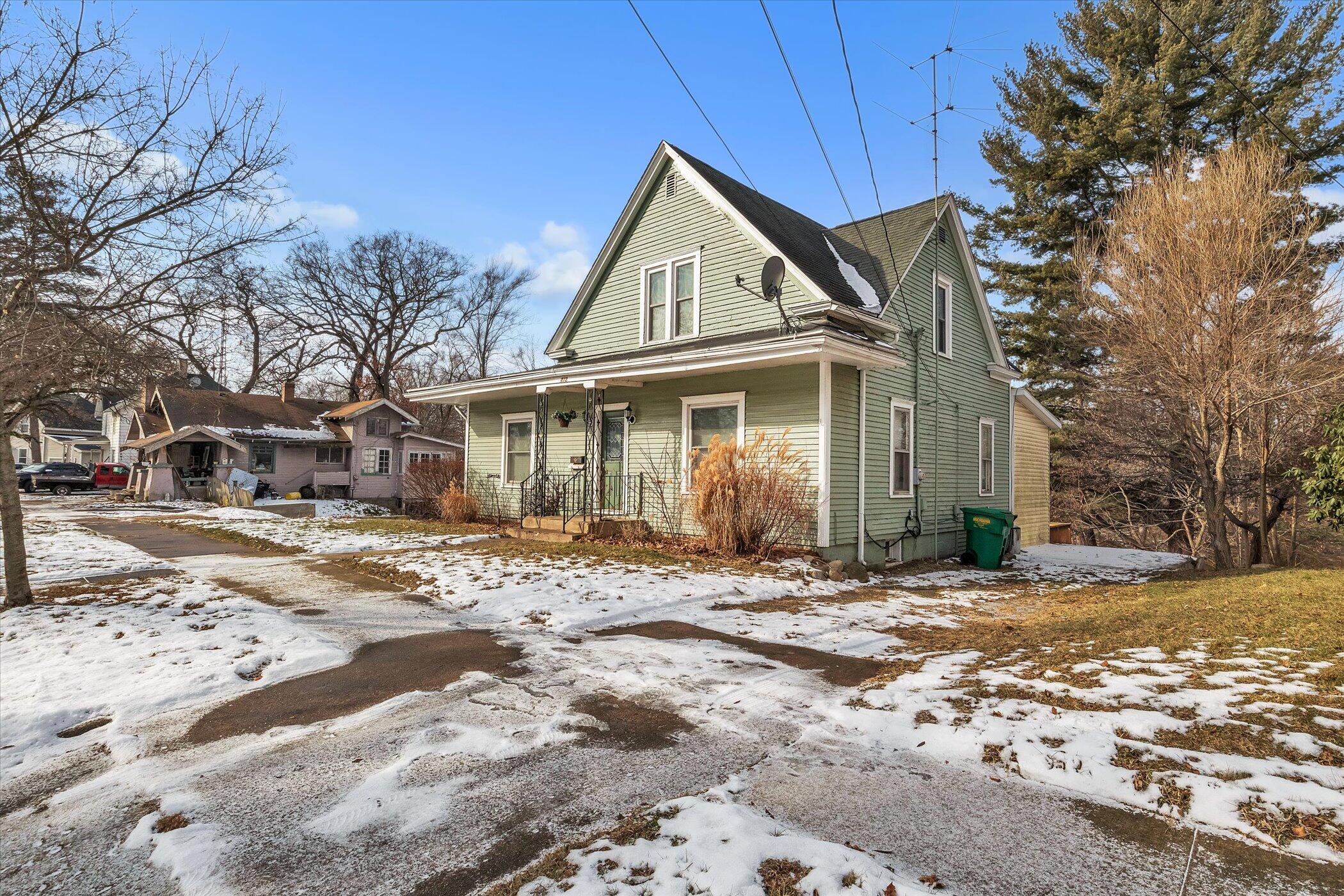412 Garden Street Three Rivers, MI 49093 - Photo 2 of 44 Photos (27)