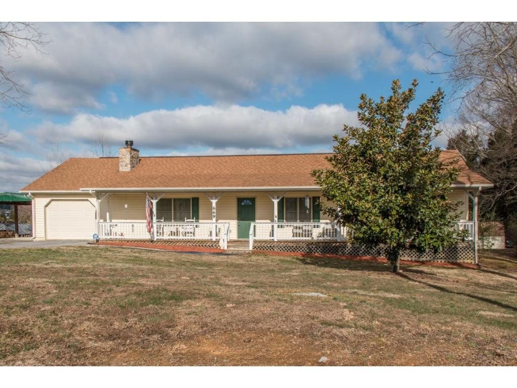 669 Peoples Road Bristol, TN 37620 - Photo 1 of 25 Front of house