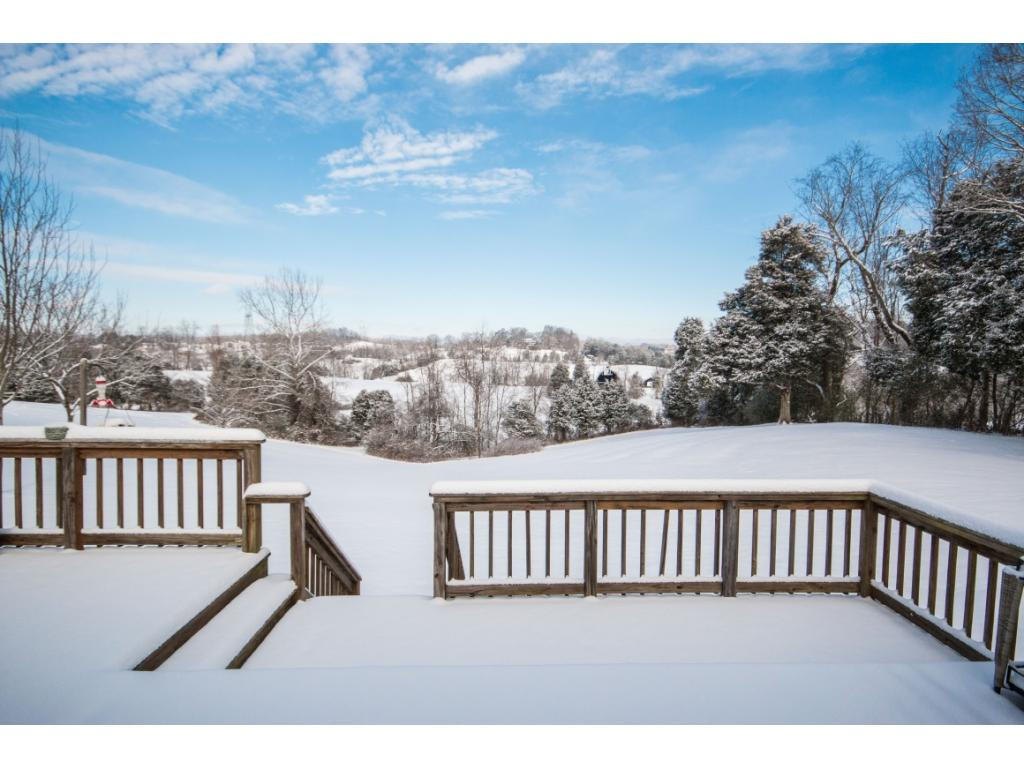 669 Peoples Road Bristol, TN 37620 - Photo 18 of 25 Snow covered deck
